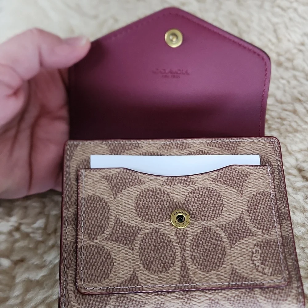 NWT Coach Colorblock Wyn Small Signature Leather Wallet 🤎🎁♥️ - Picture 8 of 16